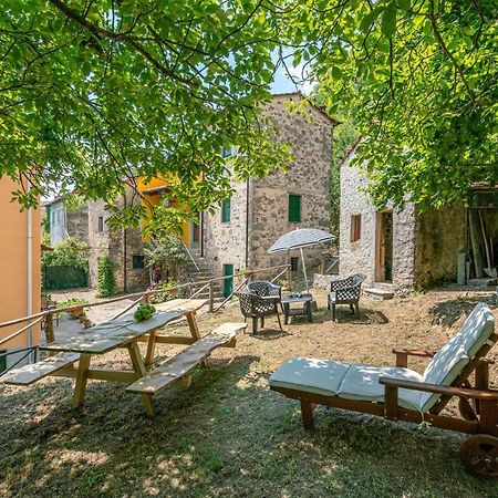 Stunning Home In Longoio With Kitchen Monti di Villa Luaran gambar