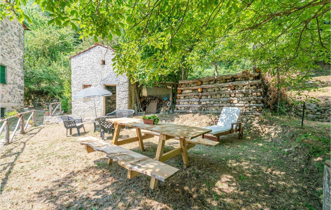 Stunning Home In Longoio With Kitchen Monti di Villa Luaran gambar