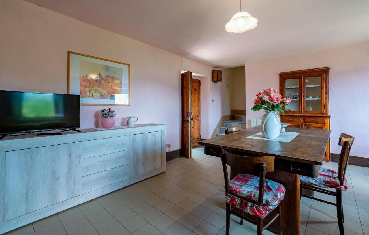 Stunning Home In Longoio With Kitchen Monti di Villa Luaran gambar
