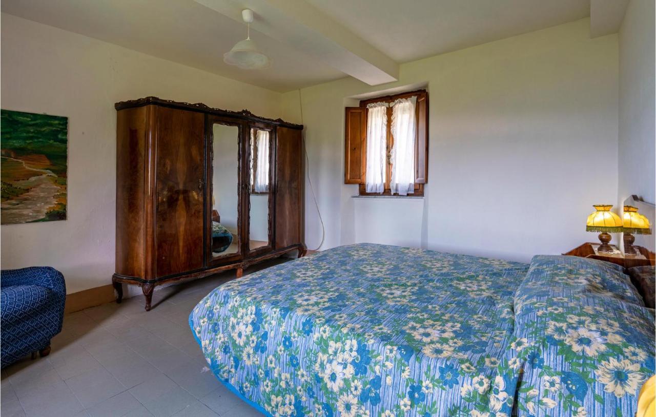 Stunning Home In Longoio With Kitchen Monti di Villa Luaran gambar