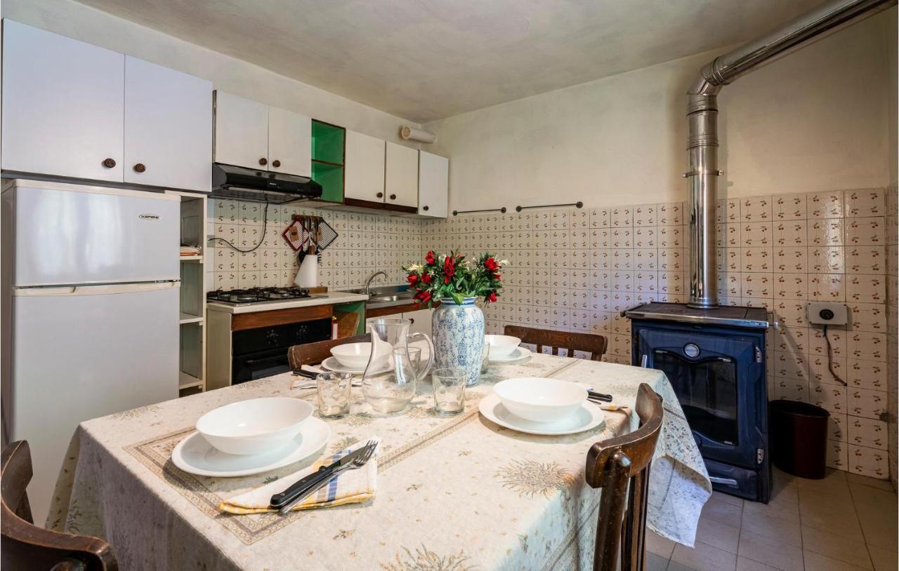 Stunning Home In Longoio With Kitchen Monti di Villa Luaran gambar
